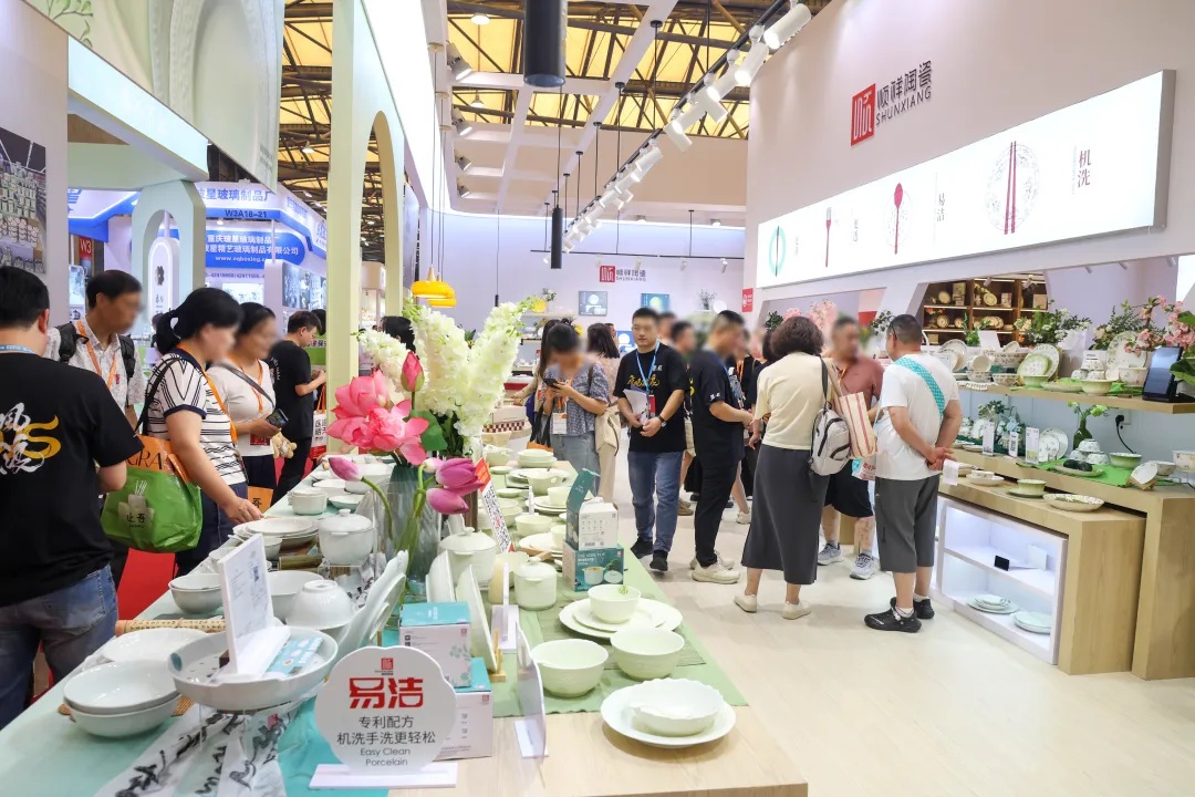 东方美学的世界表达!顺祥陶瓷第118届上海展高光收官!