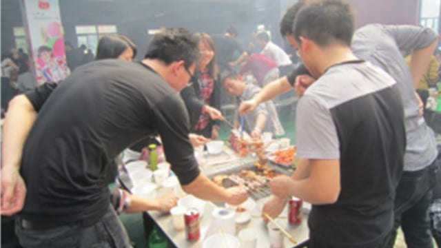 顺祥开展“放飞心情,欢乐无限”烧烤活动