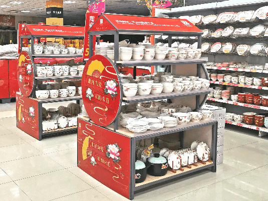 凤凰南门店4个灯箱架 凤凰南门店4个灯箱架